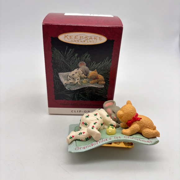 Hallmark Keepsake Grandchild's First Christmas 1994 Clip On Christmas Ornament - Picture 3 of 15